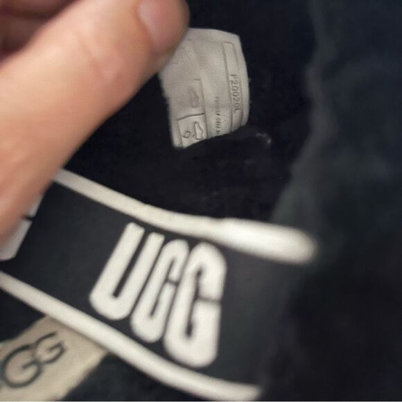 UGG Fluff Yeah Slide Sandal in Black 10 - Picture 3 of 12